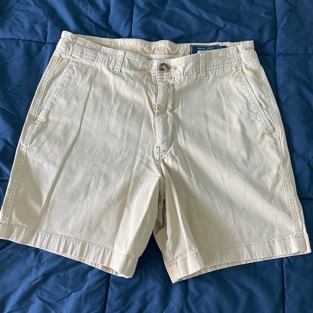 Vineyard Vines Island Shorts Men’s Size 30 tan Classic Preppy Cotton